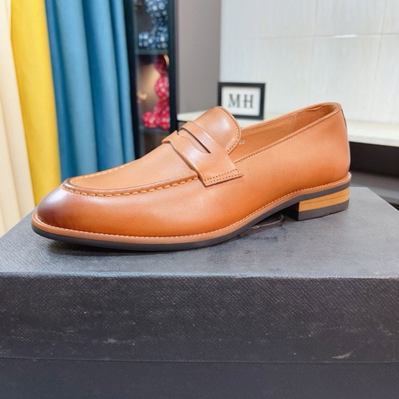 Pra*a leather shoes